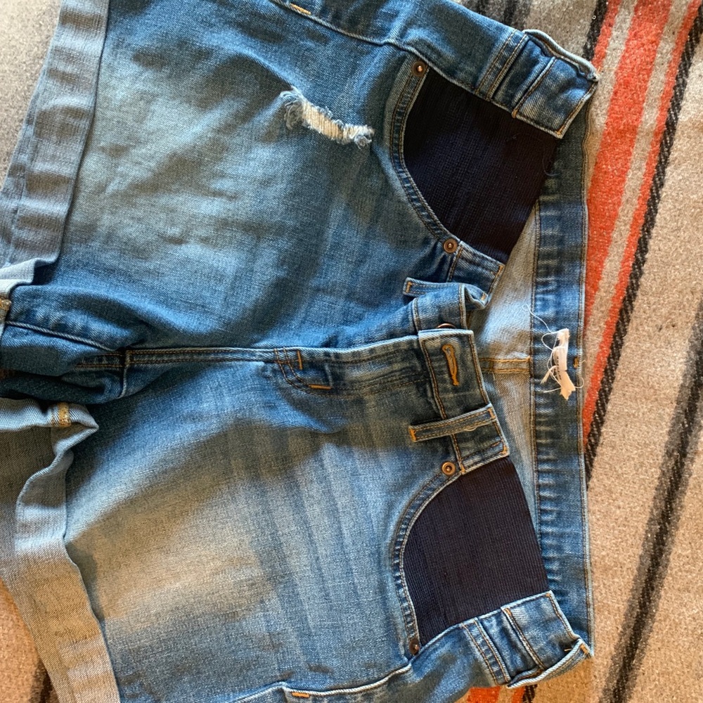 Ingrid & Isabel maternity jean shorts